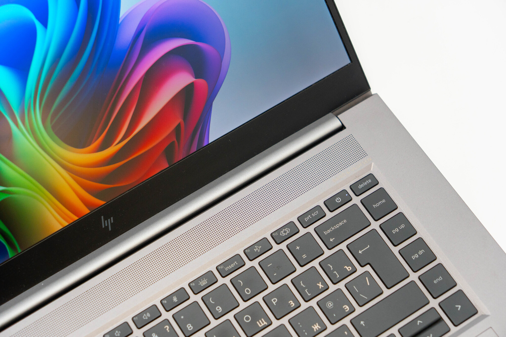 Ноутбук HP ZBook Studio G7 ( i7-10850H / Quadro T1000 )
